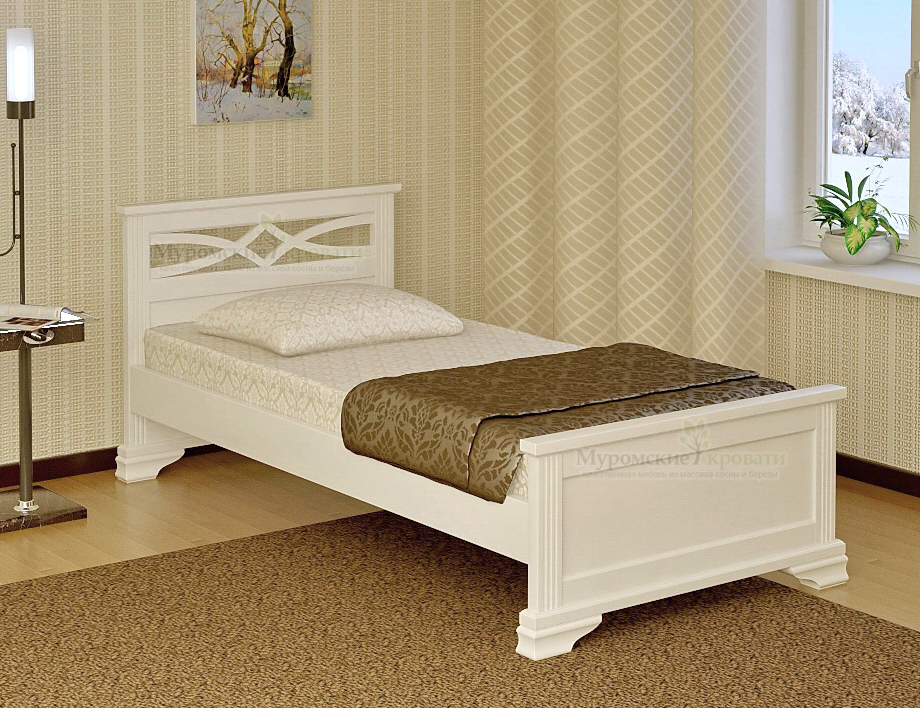 Белая кровать из натурального дерева